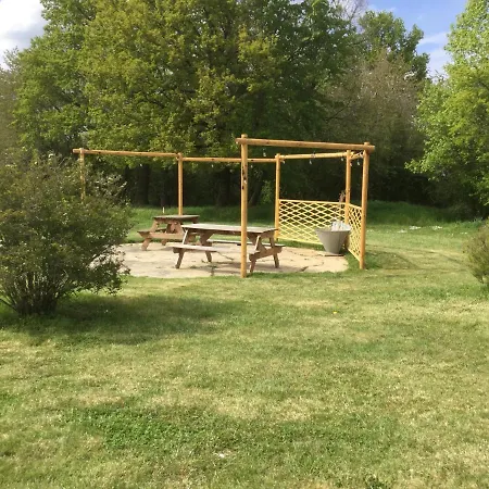 Le Jardin De Rose 24 Feuillebert Romagne 86700 Romagne (Vienne)
