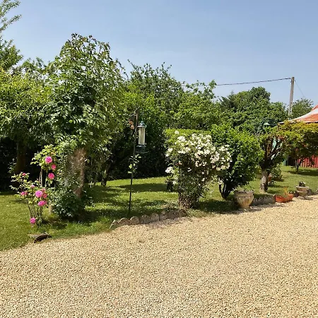 Le Jardin De Rose 24 Feuillebert 86700 3* Romagne (Vienne)