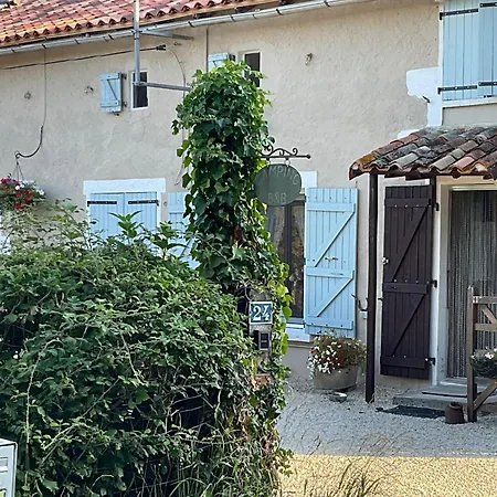 Le Jardin De Rose 24 Feuillebert 86700 Bed & Breakfast Romagne (Vienne)