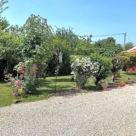 Le Jardin De Rose 24 Feuillebert 86700 3*